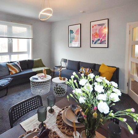 Glasgow Modern Style Home , Separate Entrance المظهر الخارجي الصورة