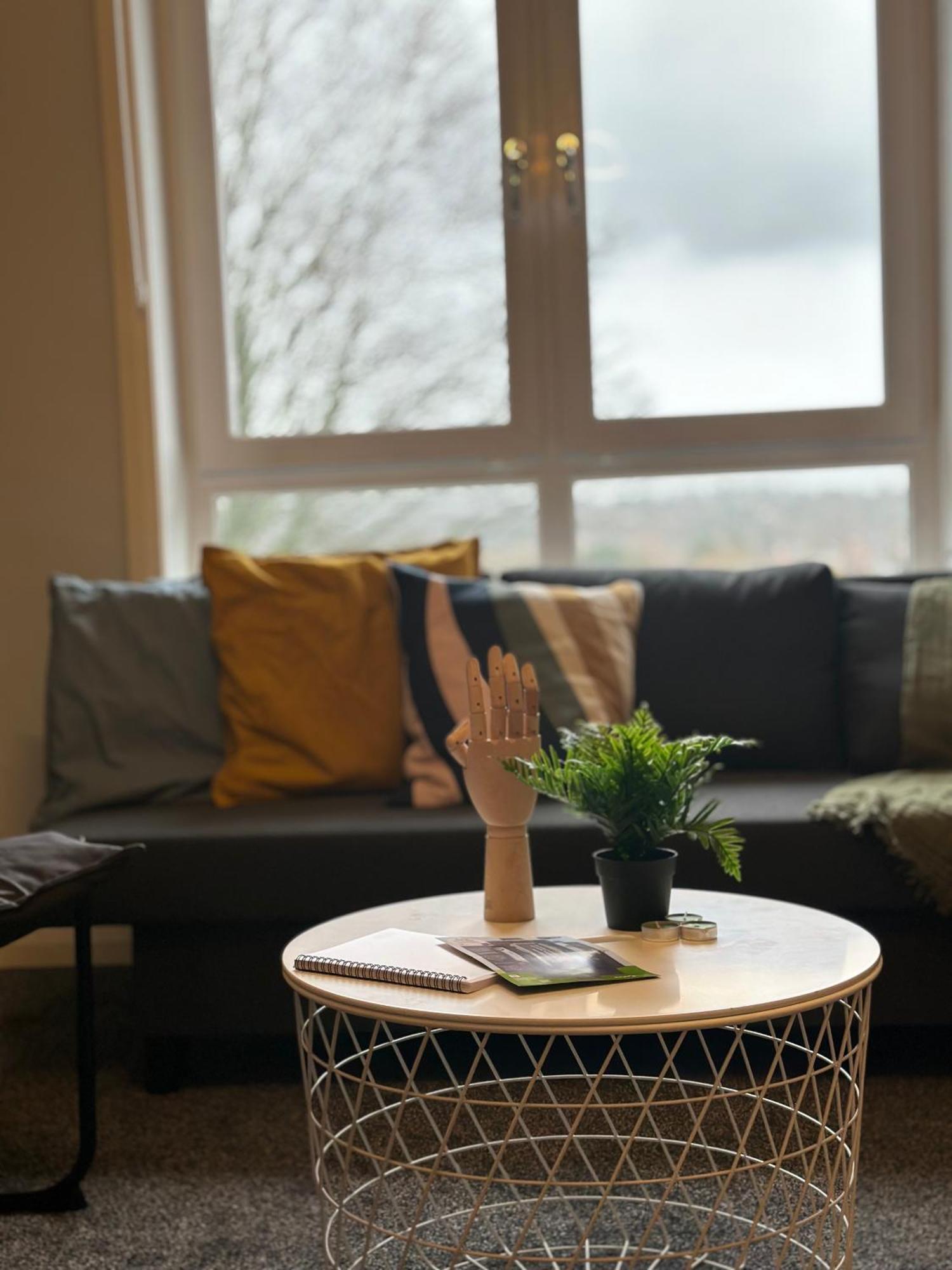 Glasgow Modern Style Home , Separate Entrance المظهر الخارجي الصورة